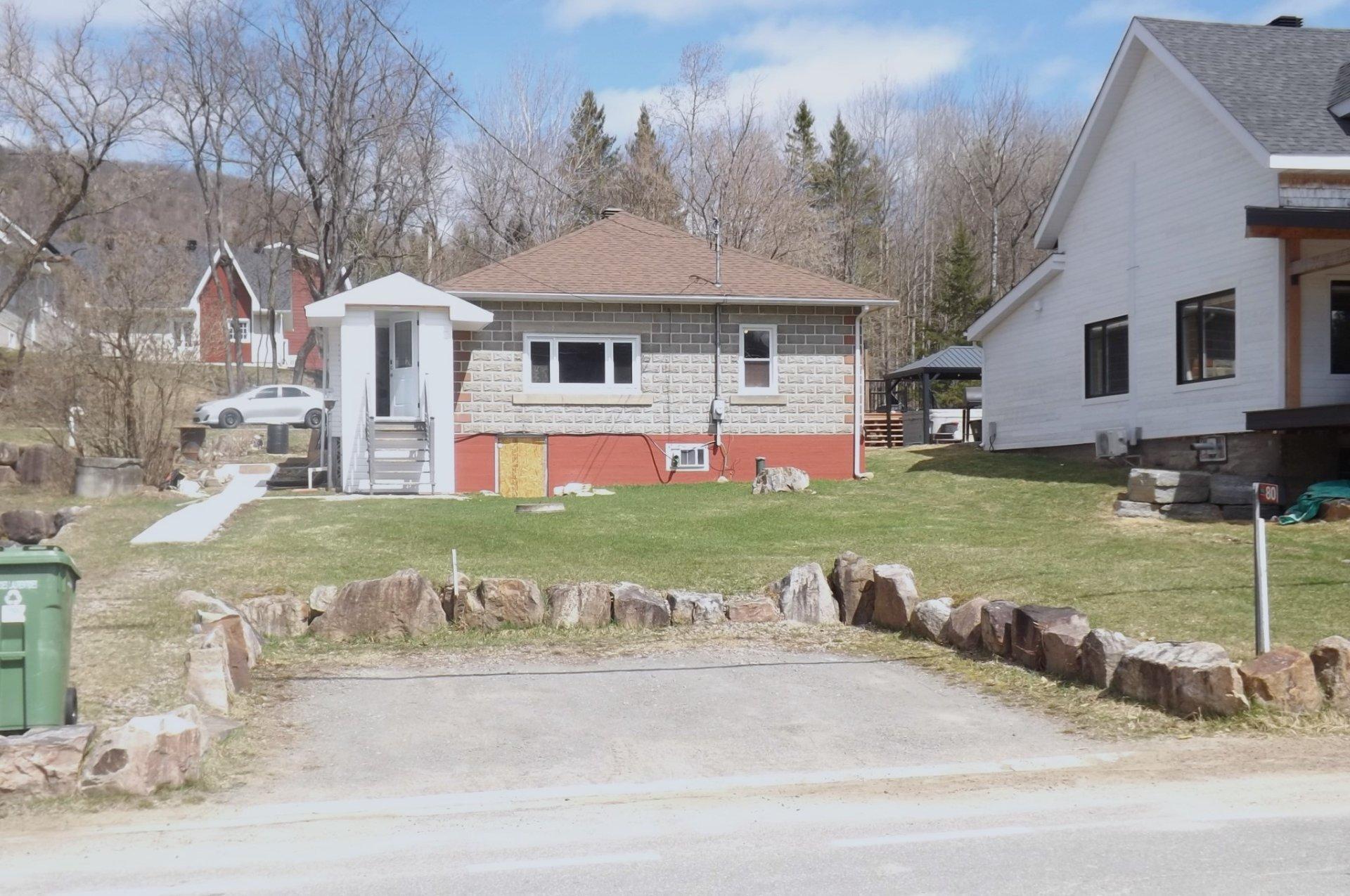 









80


Rue Principale

,
Montcalm,




QC
J0T2V0

