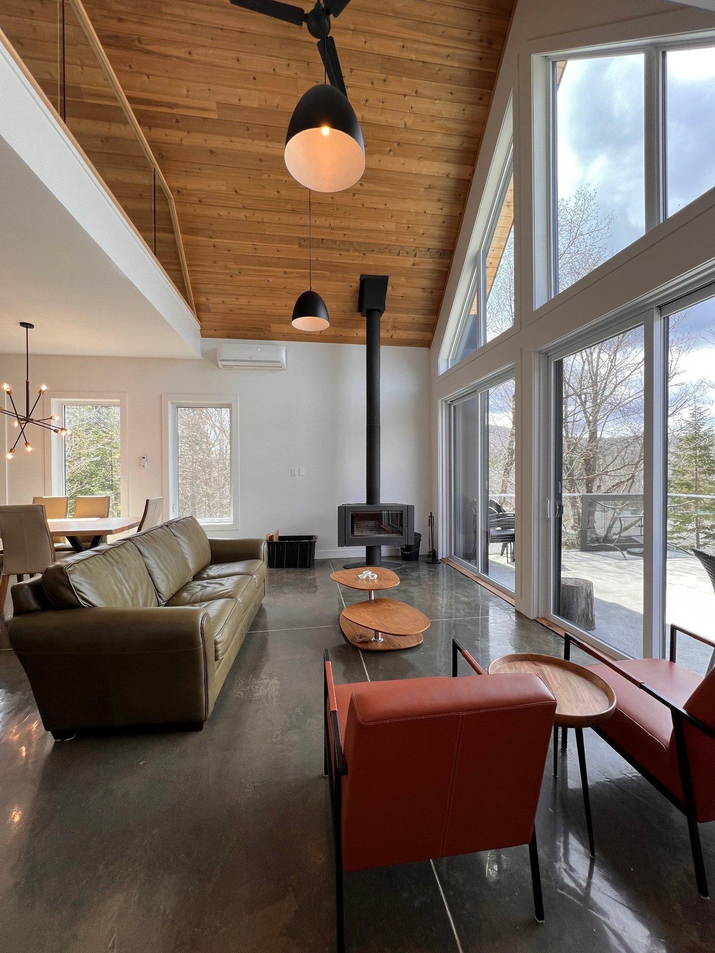 









174


Ch. du Tour-du-Lac

,
Lac-Supérieur,




QC
J0T1P0

