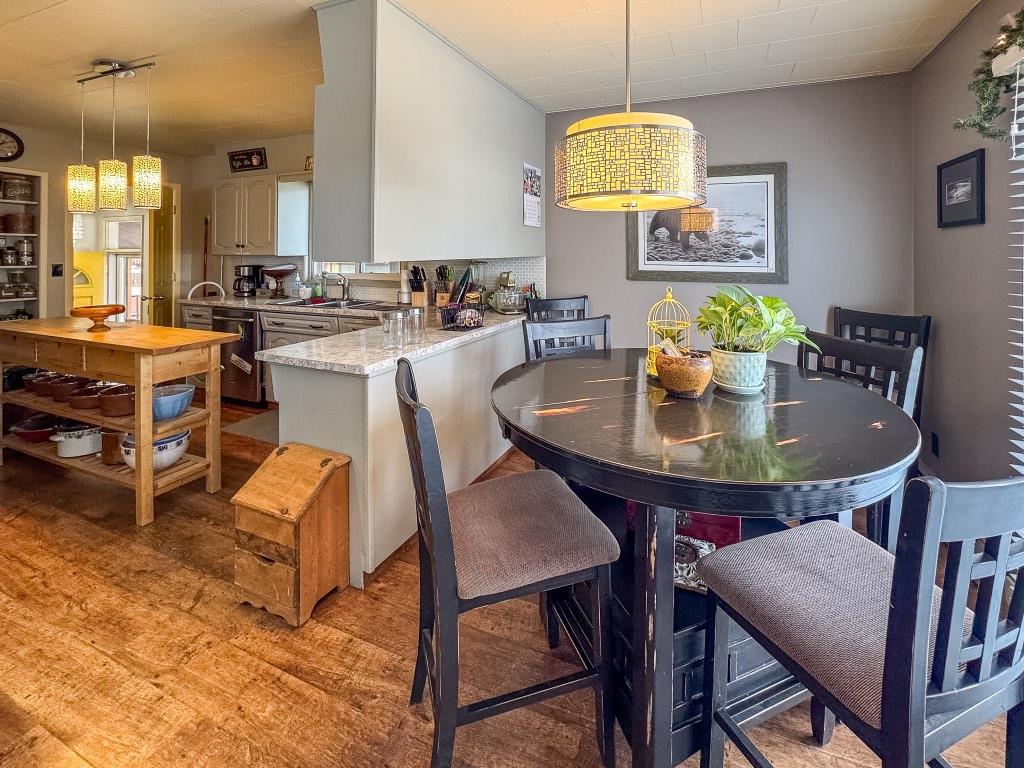 









2165


Warren

Avenue,
Kimberley,




BC
V1A 1S6

