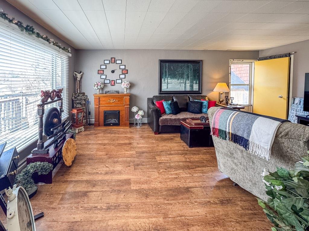 









2165


Warren

Avenue,
Kimberley,




BC
V1A 1S6

