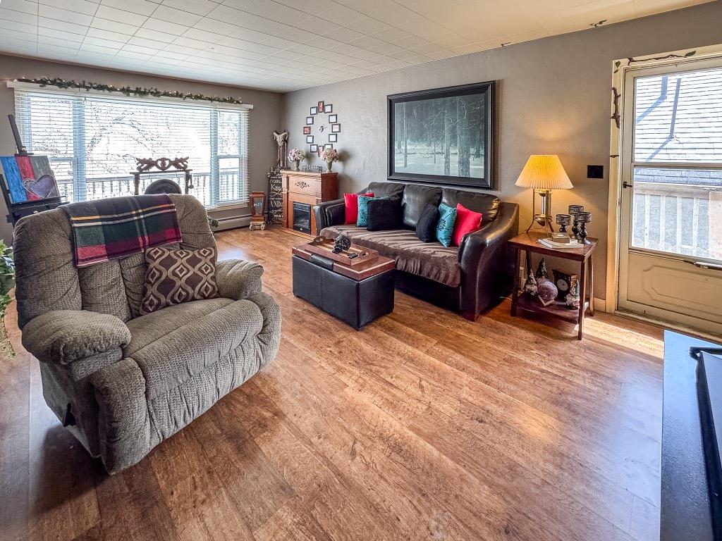









2165


Warren

Avenue,
Kimberley,




BC
V1A 1S6

