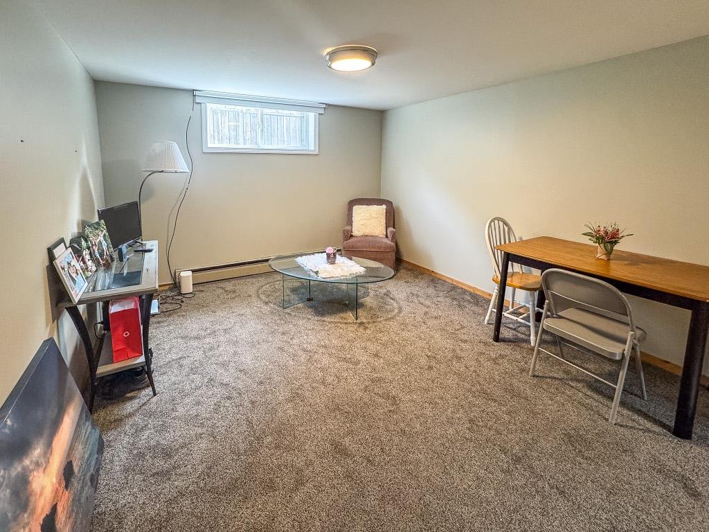 









2165


Warren

Avenue,
Kimberley,




BC
V1A 1S6

