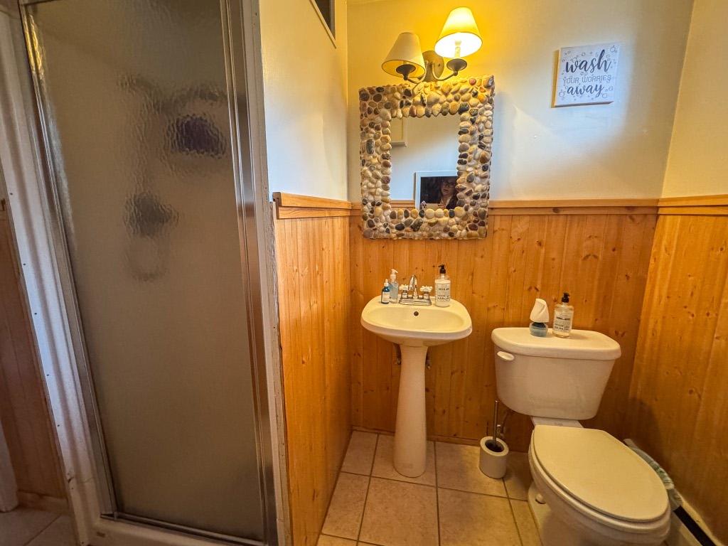 









2165


Warren

Avenue,
Kimberley,




BC
V1A 1S6

