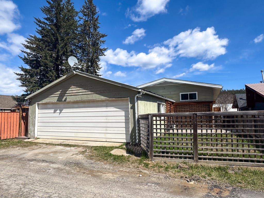 









2165


Warren

Avenue,
Kimberley,




BC
V1A 1S6

