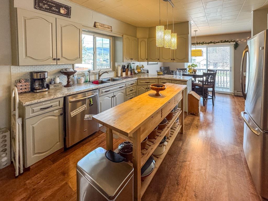 









2165


Warren

Avenue,
Kimberley,




BC
V1A 1S6

