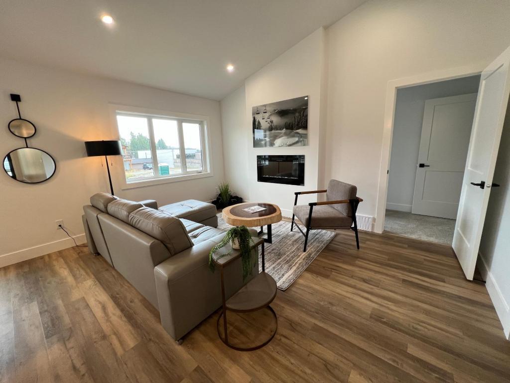









20


KIMBERLEY

Avenue,
Kimberley,




BC
V1A 2J3

