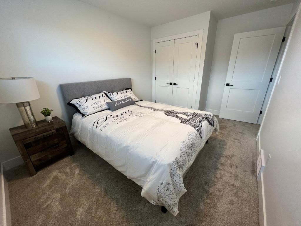 









20


KIMBERLEY

Avenue,
Kimberley,




BC
V1A 2J3

