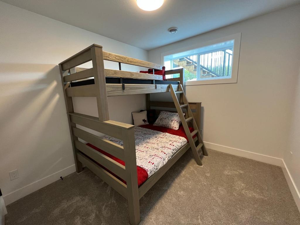 









20


KIMBERLEY

Avenue,
Kimberley,




BC
V1A 2J3

