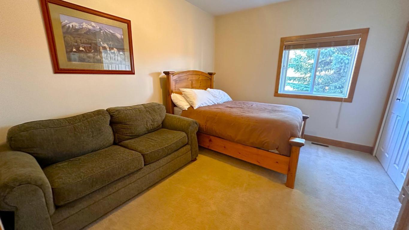 









1351


GERRY SORENSEN

Way, C4-C,
Kimberley,




BC
V1A 2Y6

