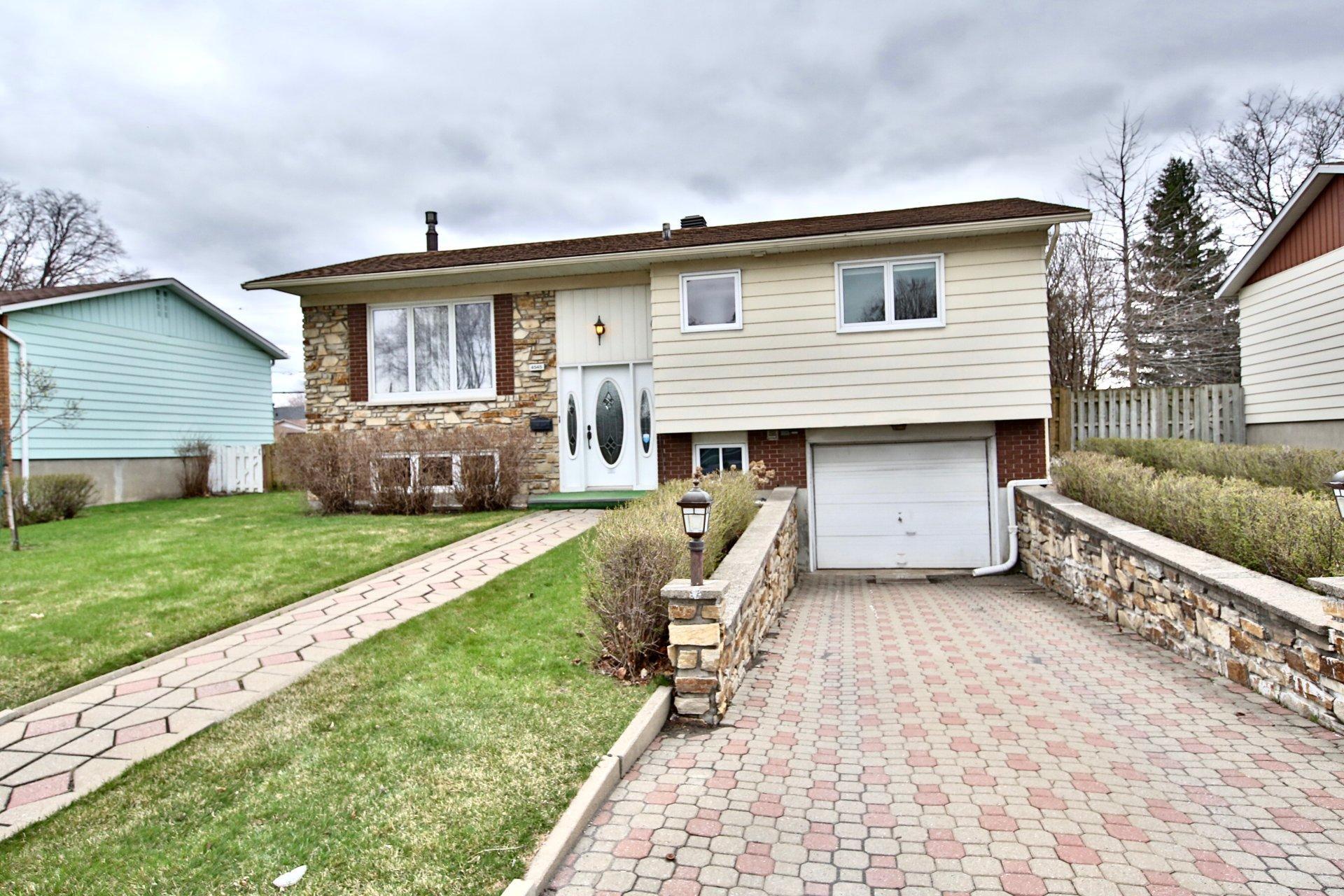 









4545


Boul. Gaétan-Boucher

,
Longueuil (Saint-Hubert),




QC
J3Y5W5

