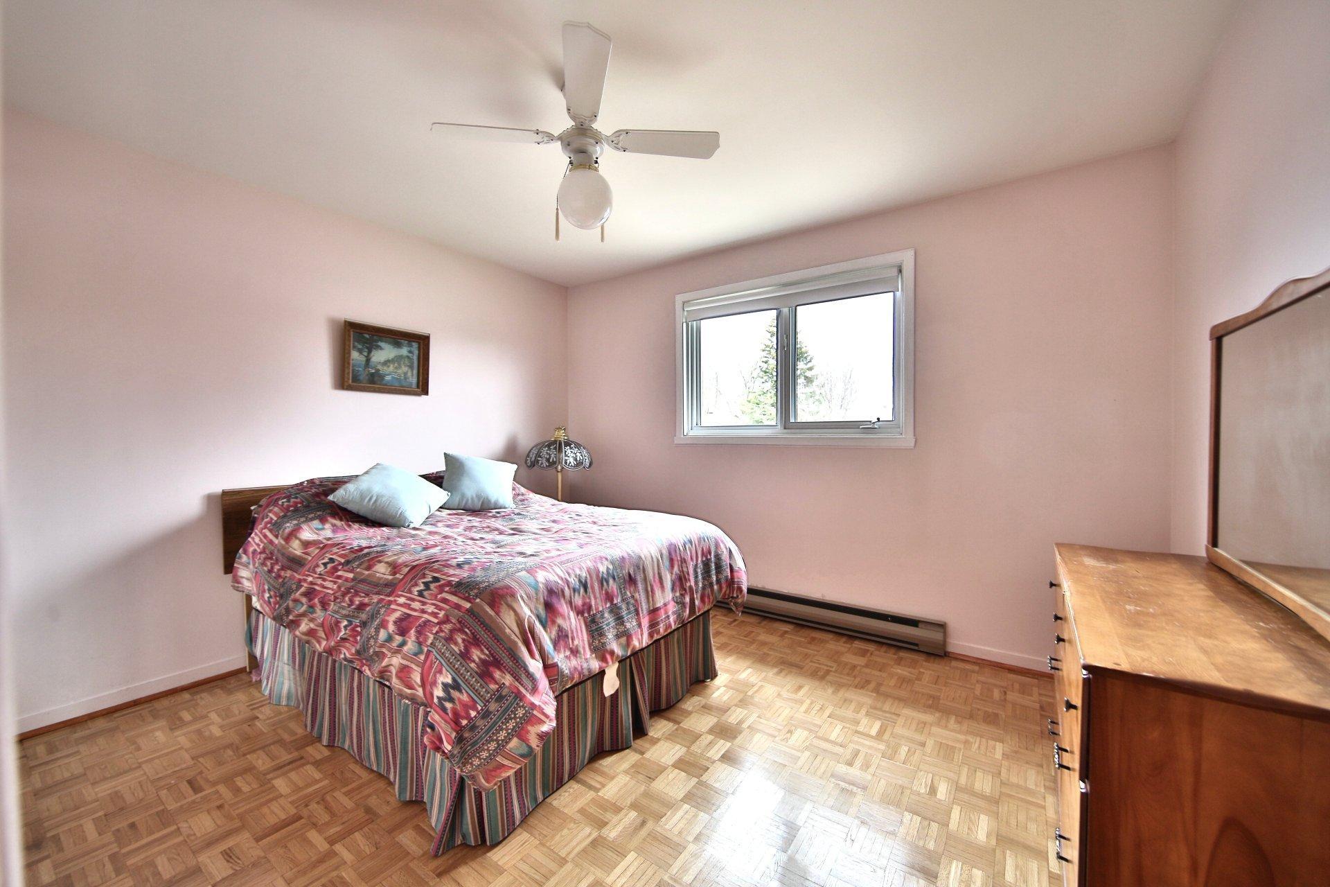 









4545


Boul. Gaétan-Boucher

,
Longueuil (Saint-Hubert),




QC
J3Y5W5

