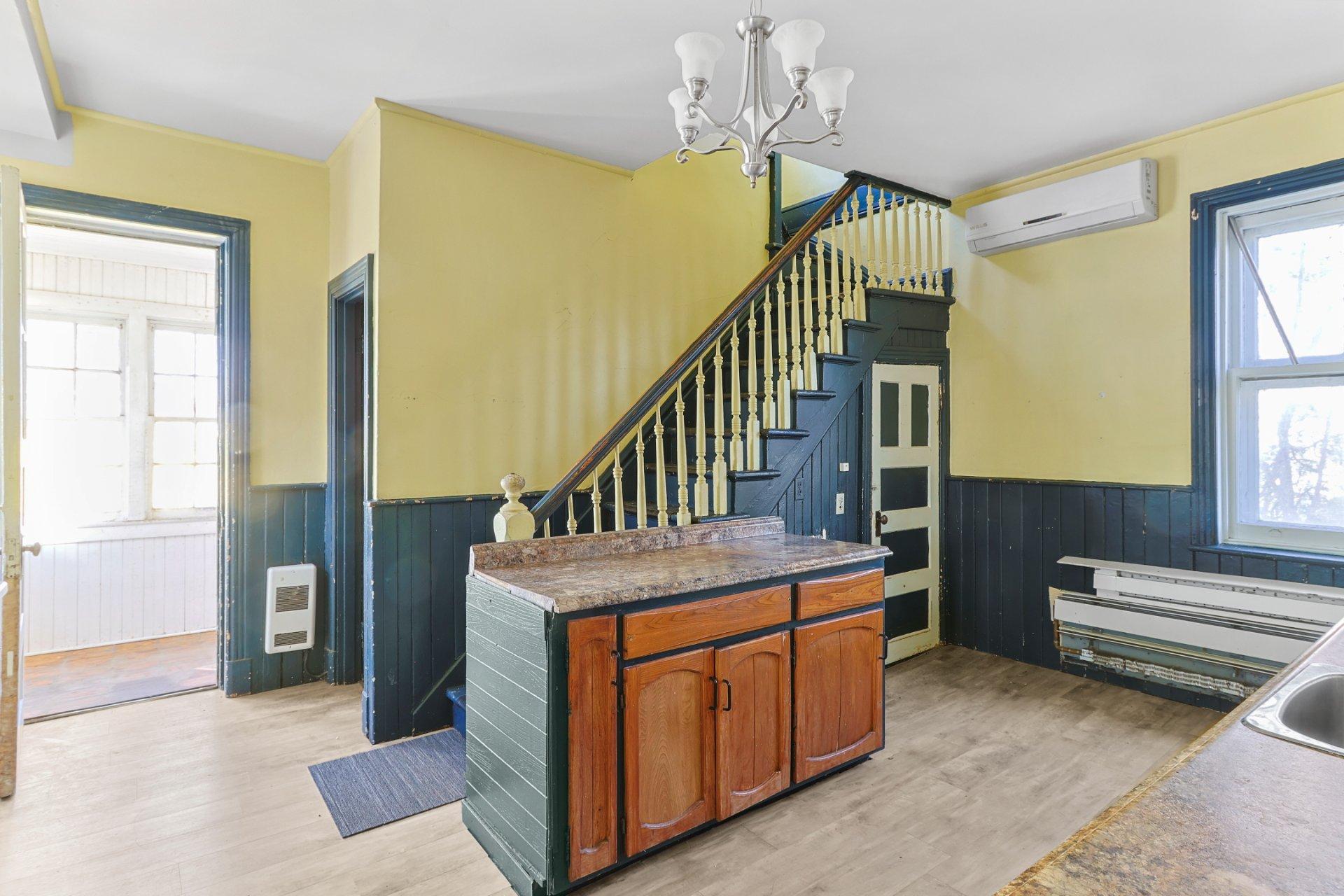 









331


Boul. D'Youville

,
Châteauguay,




QC
J6J4S4

