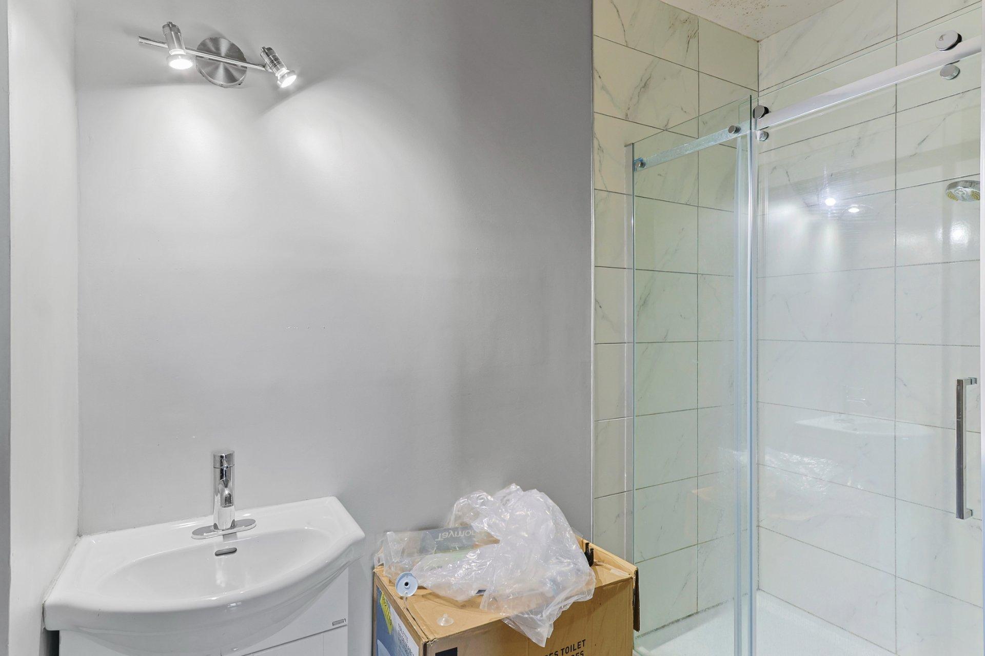 









331


Boul. D'Youville

,
Châteauguay,




QC
J6J4S4

