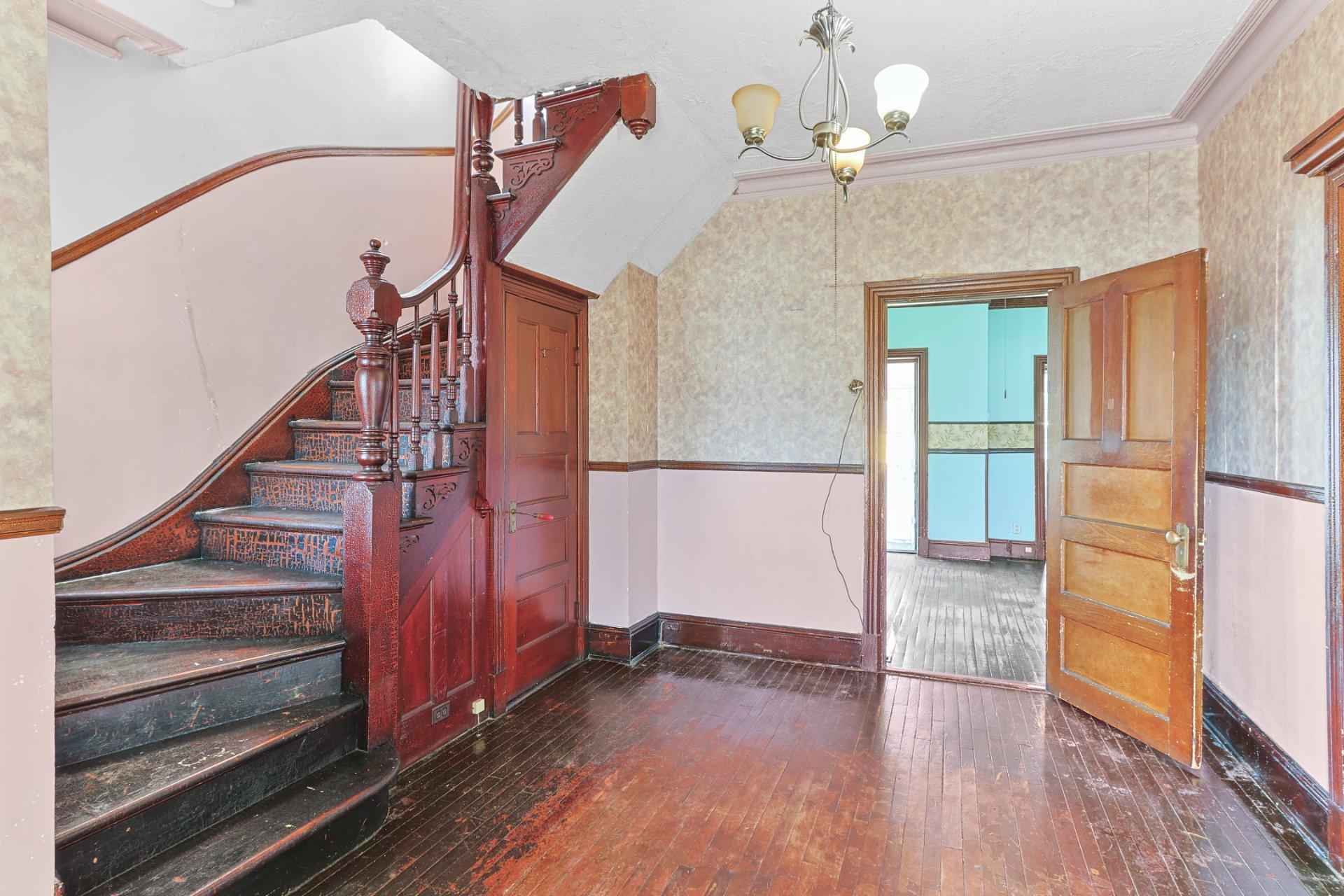 









331


Boul. D'Youville

,
Châteauguay,




QC
J6J4S4


