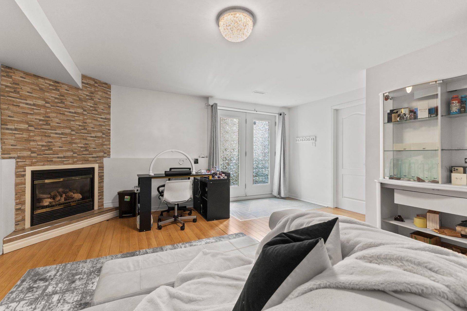 









24


Rue de la Châtelaine

,
Gatineau (Gatineau),




QC
J8V2N2

