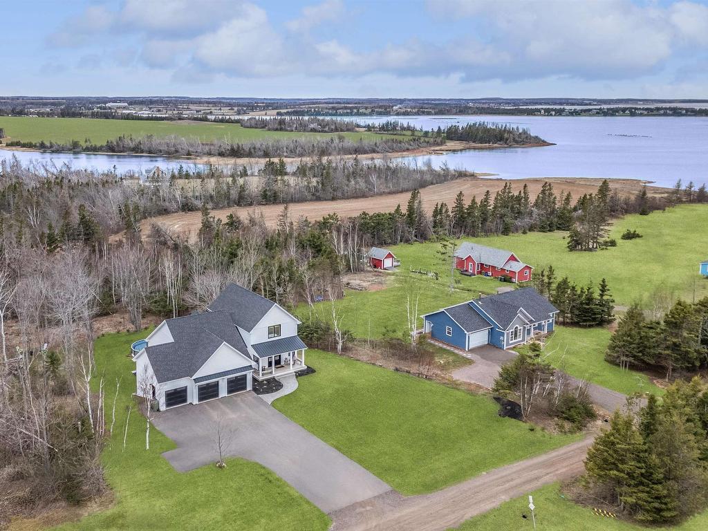 












87 Sunset Drive

,
Oyster Bed Bridge,




PE
C1E 2X8

