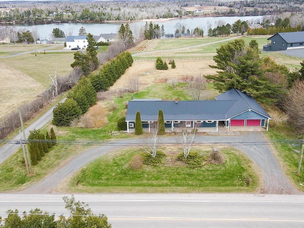 












447 Rte 17

,
Lower Montague,




PE
C0A 1R0

