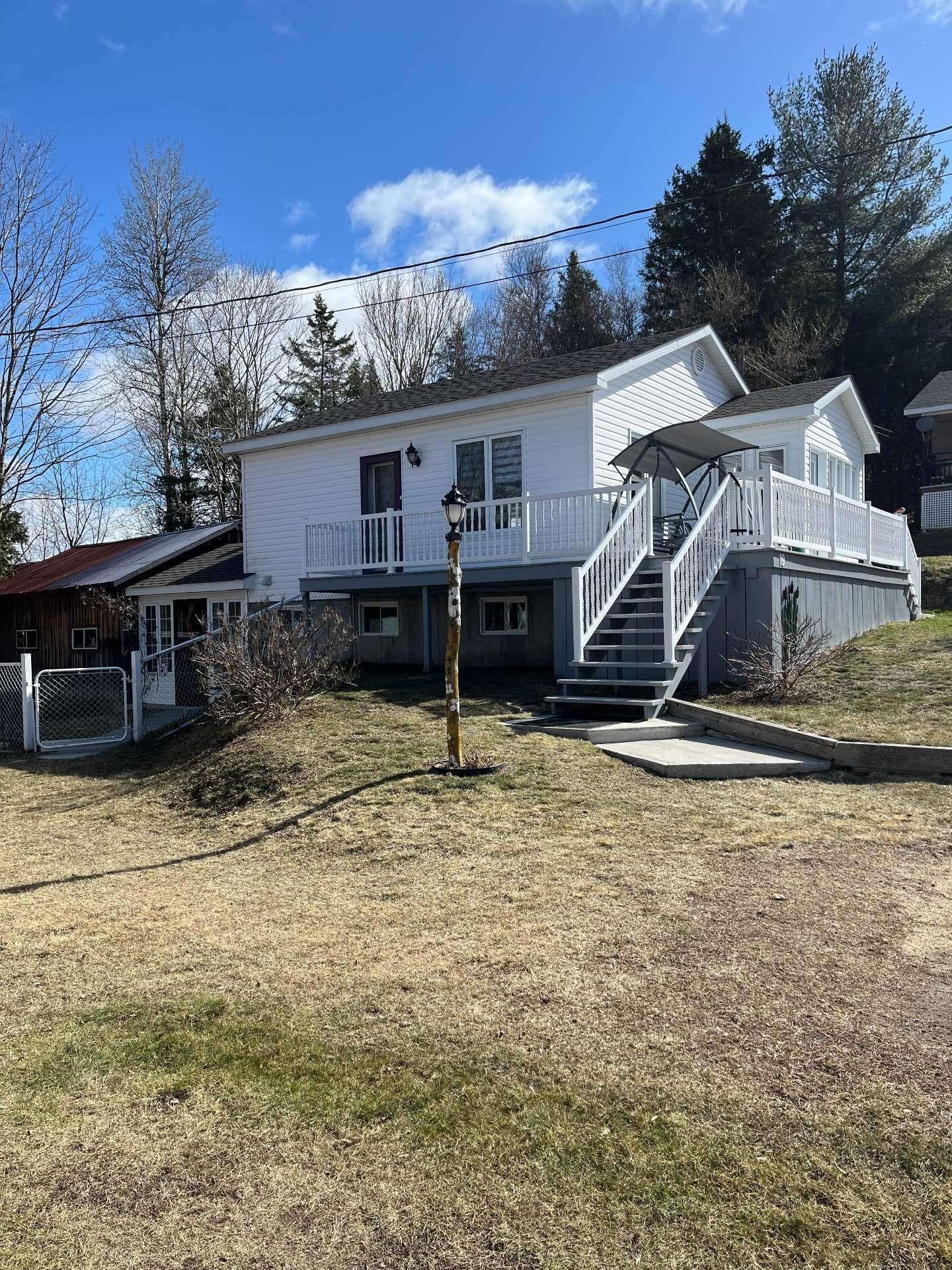 









19


Rue Martel

,
Ripon,




QC
J0V1V0

