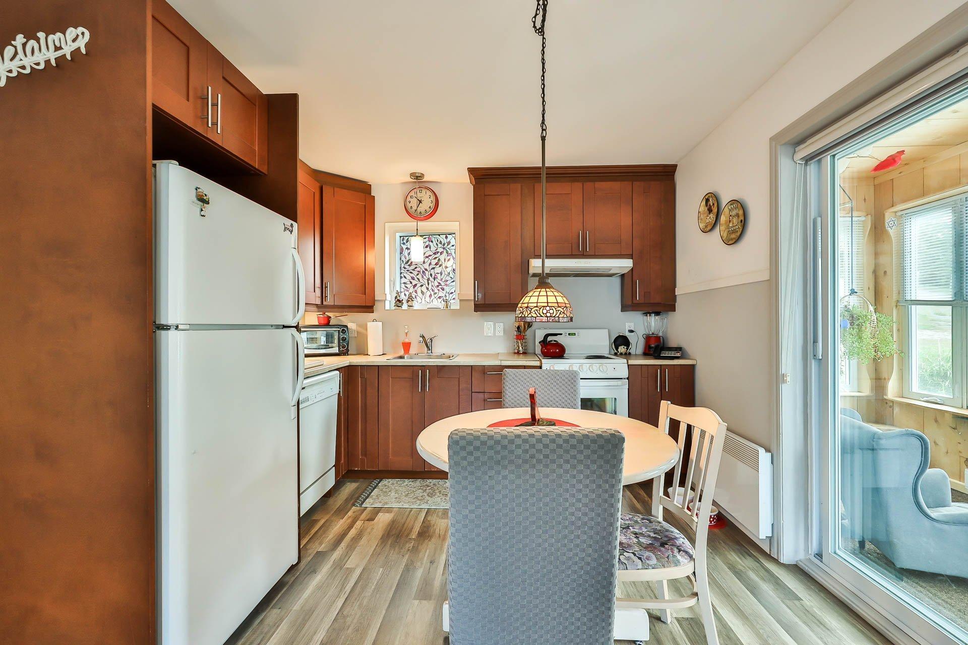 









19


Rue Martel

,
Ripon,




QC
J0V1V0

