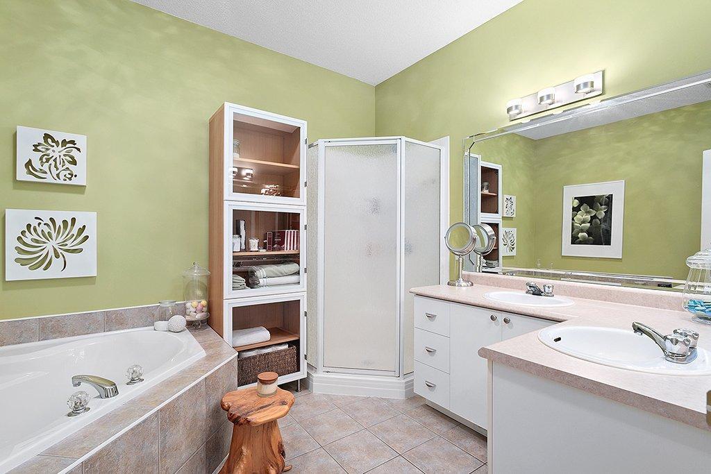 









30


Rue Jean-De La Fontaine

,
Gatineau (Aylmer),




QC
J9J2P7

