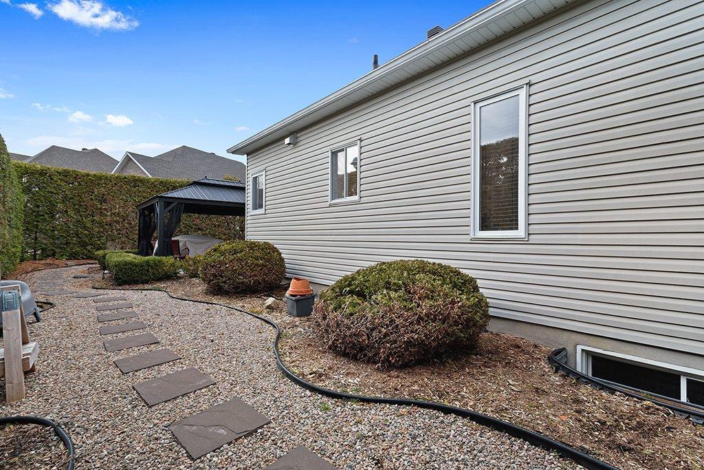 









30


Rue Jean-De La Fontaine

,
Gatineau (Aylmer),




QC
J9J2P7

