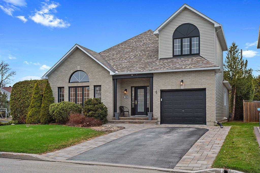 









30


Rue Jean-De La Fontaine

,
Gatineau (Aylmer),




QC
J9J2P7

