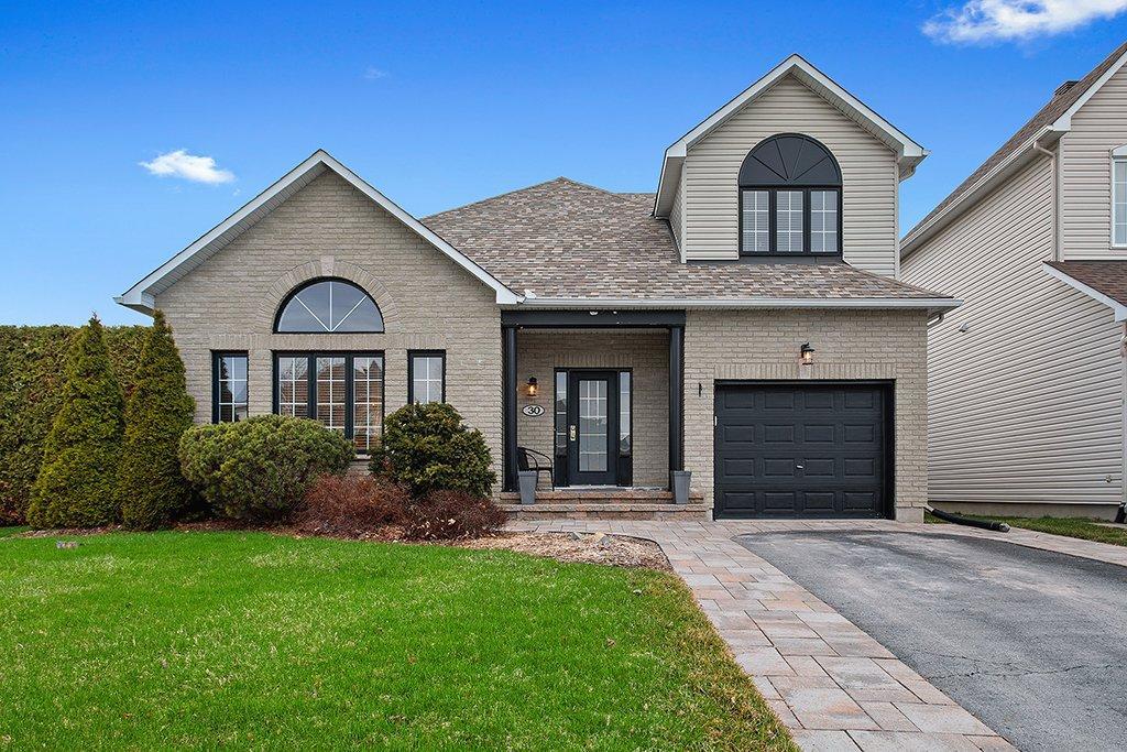 









30


Rue Jean-De La Fontaine

,
Gatineau (Aylmer),




QC
J9J2P7

