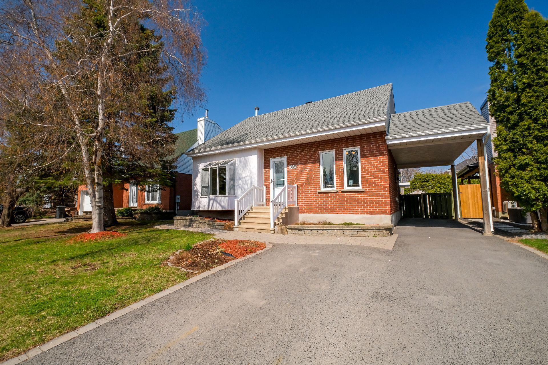 









1889


Rue Bédard

,
Longueuil (Le Vieux-Longueuil),




QC
J4N1K5

