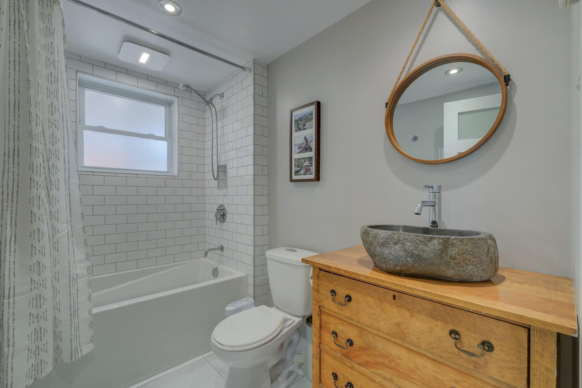 









1889


Rue Bédard

,
Longueuil (Le Vieux-Longueuil),




QC
J4N1K5

