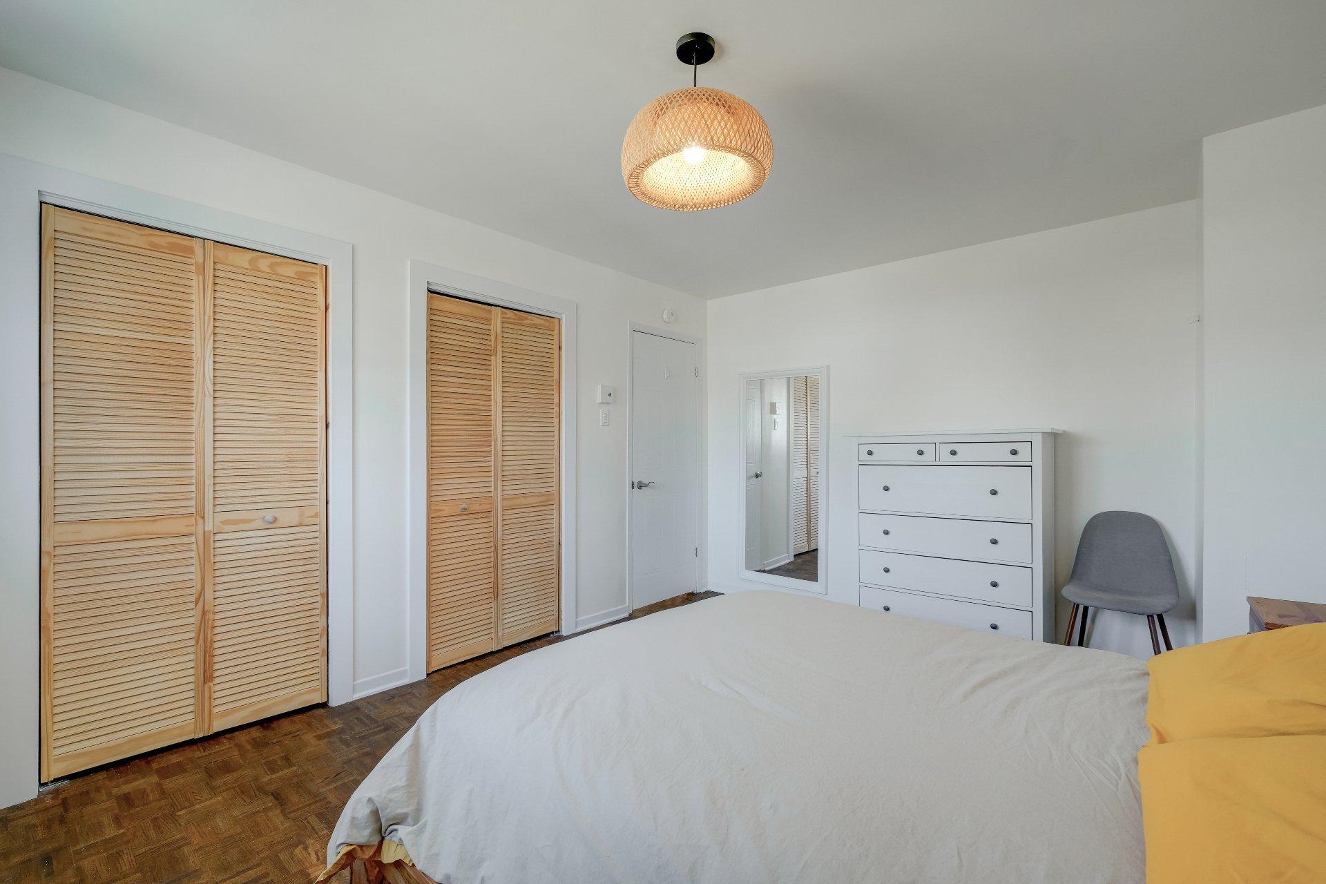 









1889


Rue Bédard

,
Longueuil (Le Vieux-Longueuil),




QC
J4N1K5

