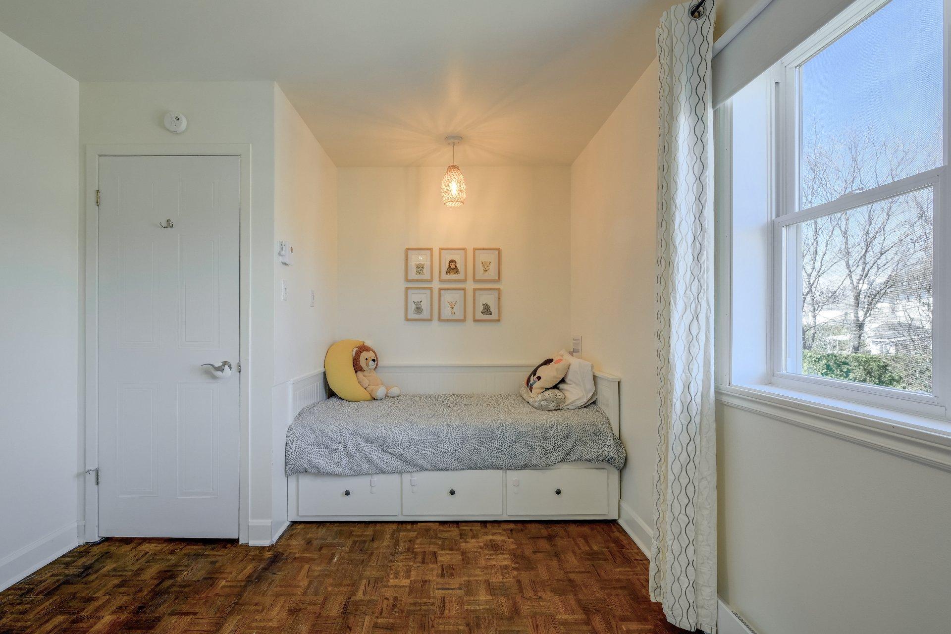 









1889


Rue Bédard

,
Longueuil (Le Vieux-Longueuil),




QC
J4N1K5

