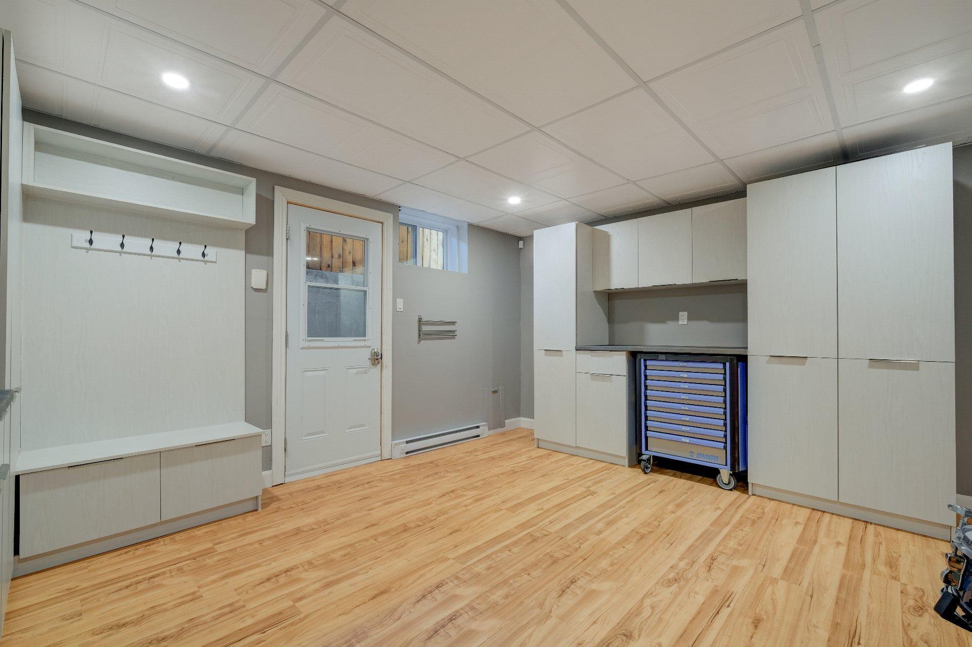 









1889


Rue Bédard

,
Longueuil (Le Vieux-Longueuil),




QC
J4N1K5

