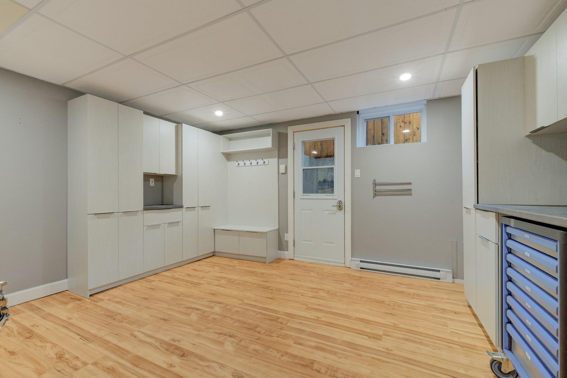 









1889


Rue Bédard

,
Longueuil (Le Vieux-Longueuil),




QC
J4N1K5

