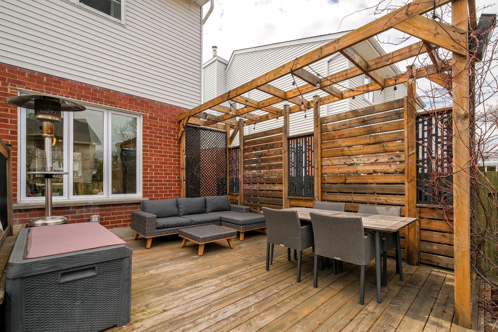 









1889


Rue Bédard

,
Longueuil (Le Vieux-Longueuil),




QC
J4N1K5

