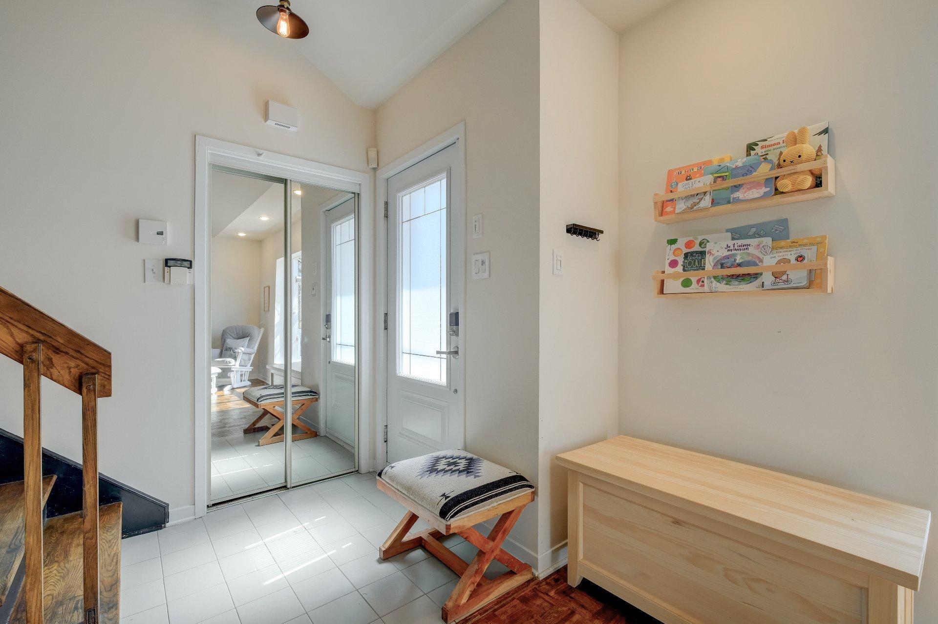 









1889


Rue Bédard

,
Longueuil (Le Vieux-Longueuil),




QC
J4N1K5

