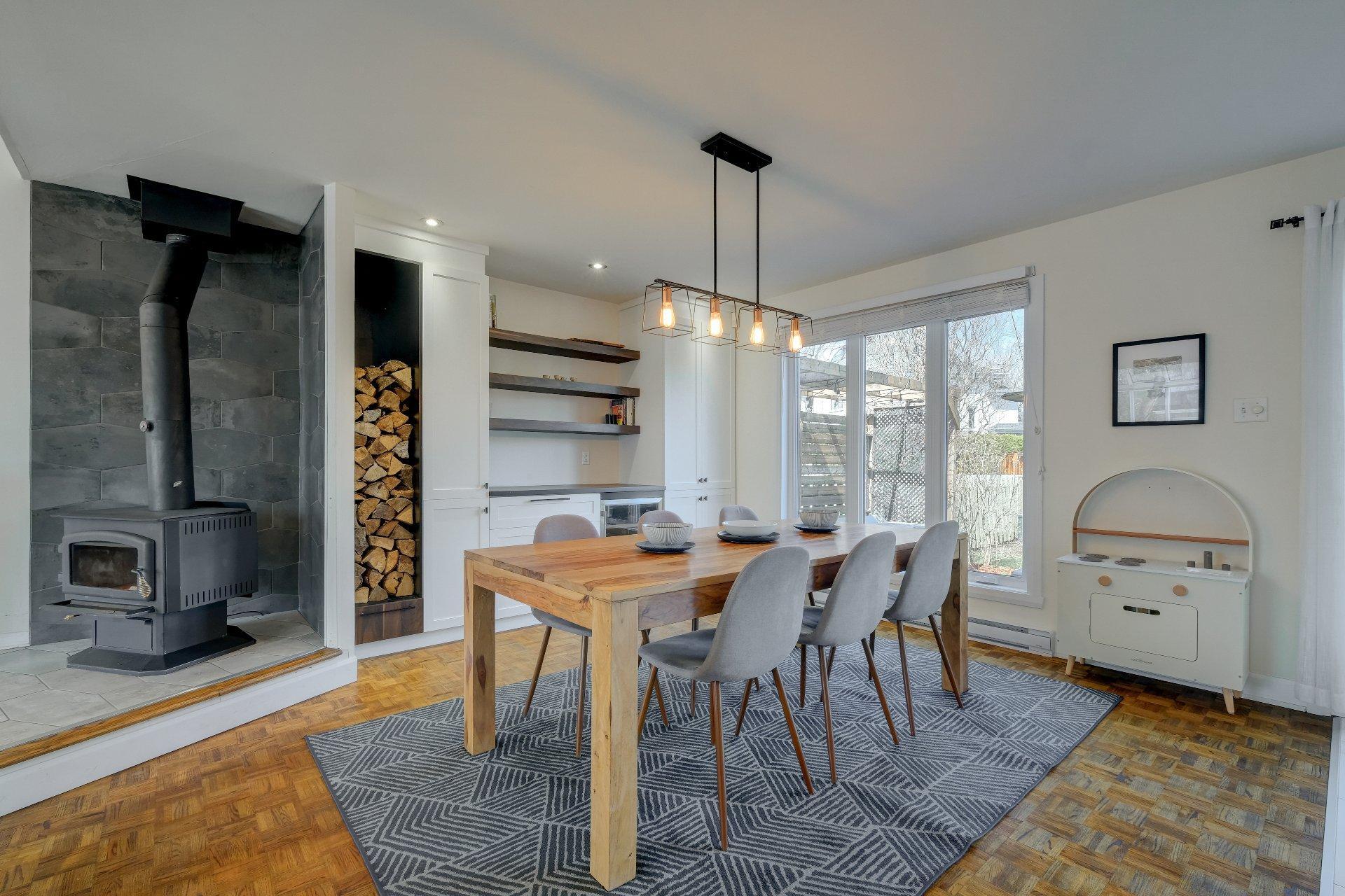 









1889


Rue Bédard

,
Longueuil (Le Vieux-Longueuil),




QC
J4N1K5


