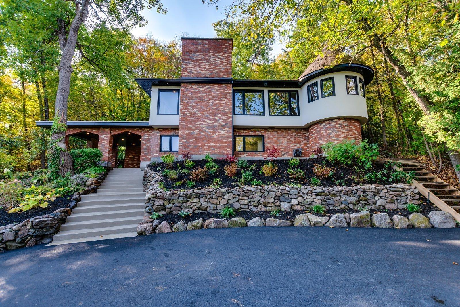 









1277


Route 105

,
Chelsea,




QC
J9B1P4

