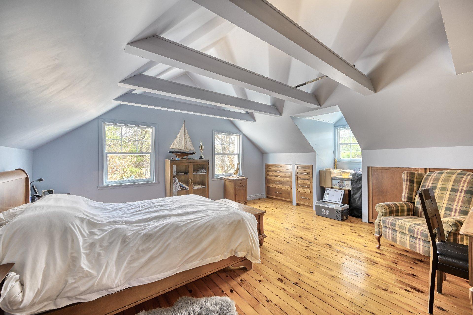 









1253


Ch. Pincourt

,
Mascouche,




QC
J7L2X8

