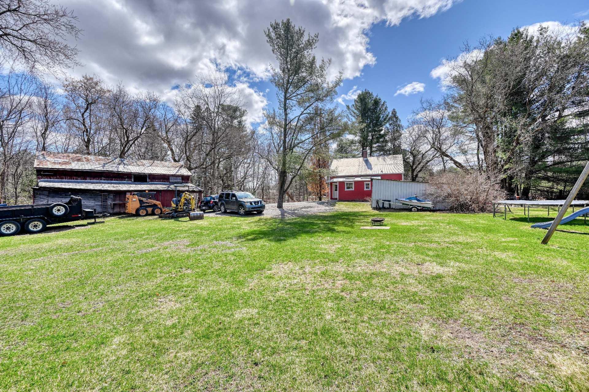 









1253


Ch. Pincourt

,
Mascouche,




QC
J7L2X8

