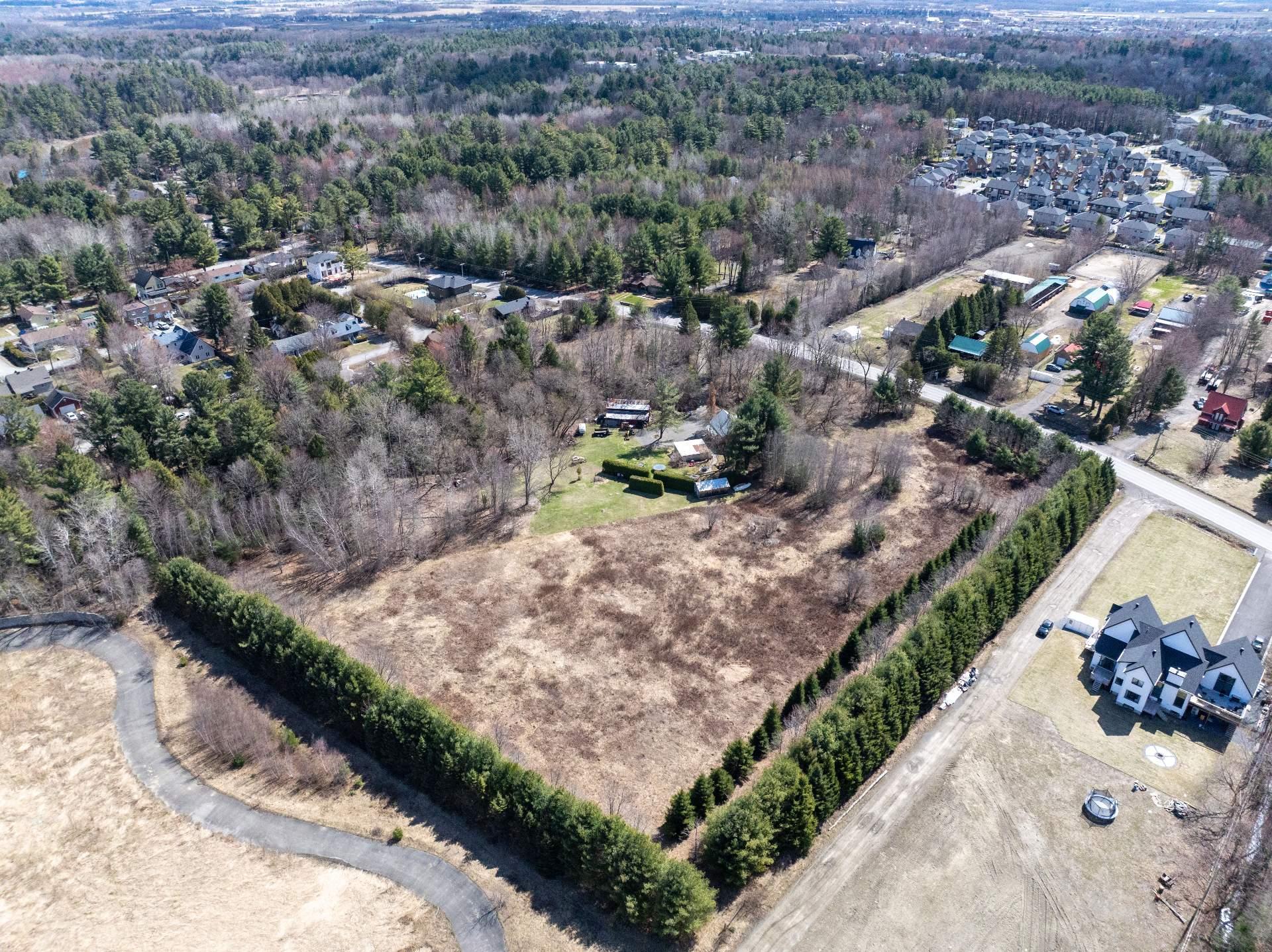 









1253


Ch. Pincourt

,
Mascouche,




QC
J7L2X8

