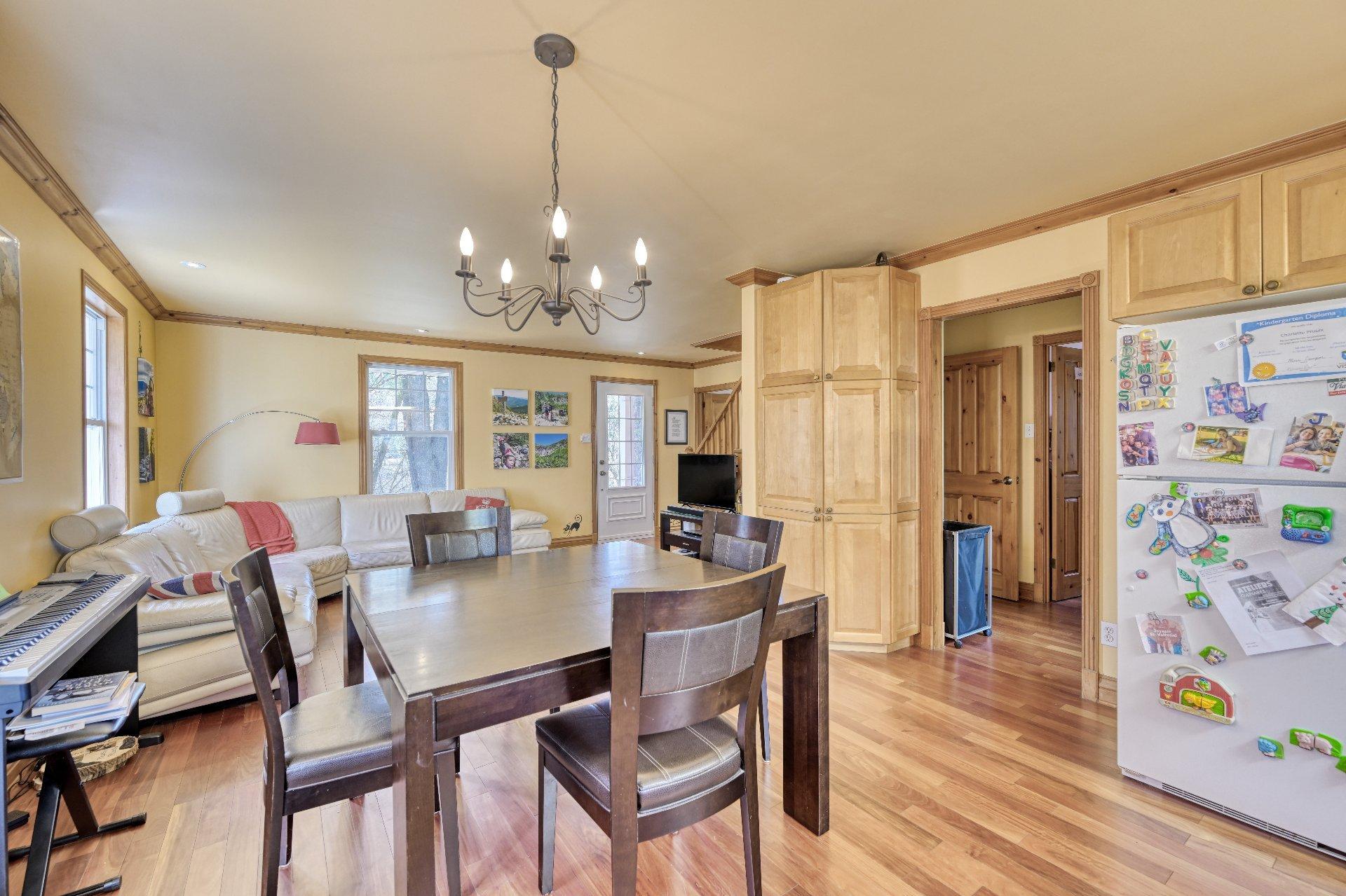 









1253


Ch. Pincourt

,
Mascouche,




QC
J7L2X8

