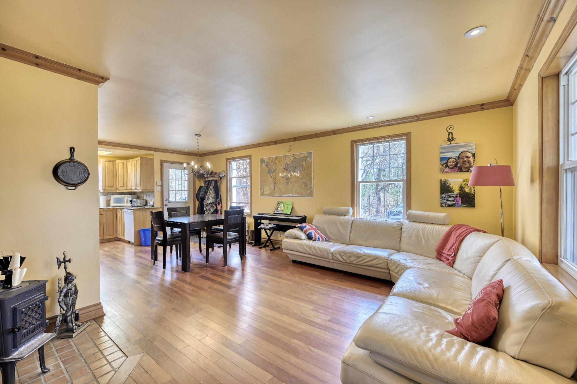 









1253


Ch. Pincourt

,
Mascouche,




QC
J7L2X8

