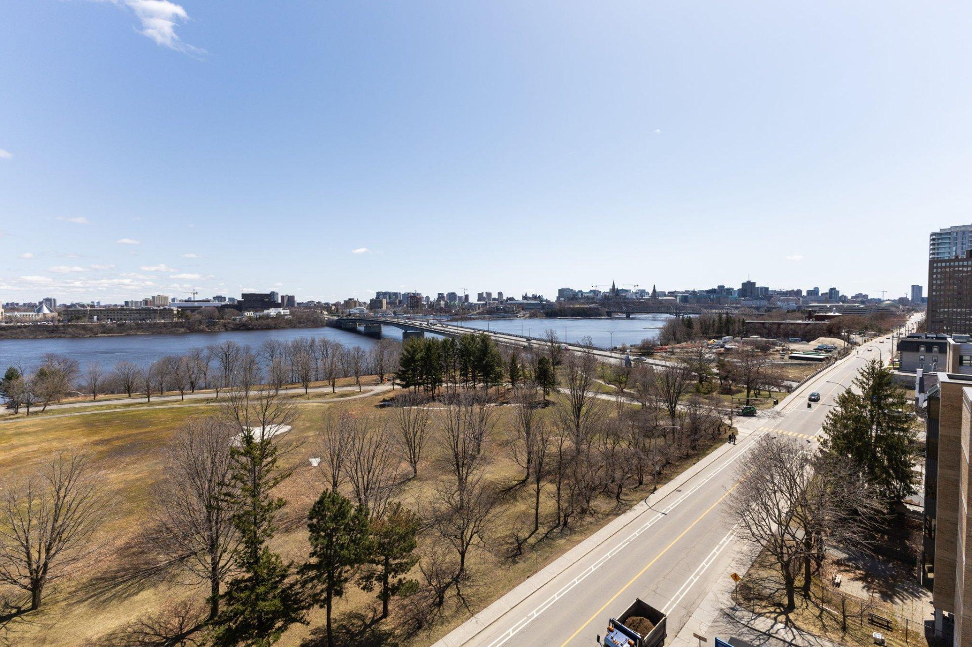 









285


Rue Laurier

, 1007,
Gatineau (Hull),




QC
J8X3W9

