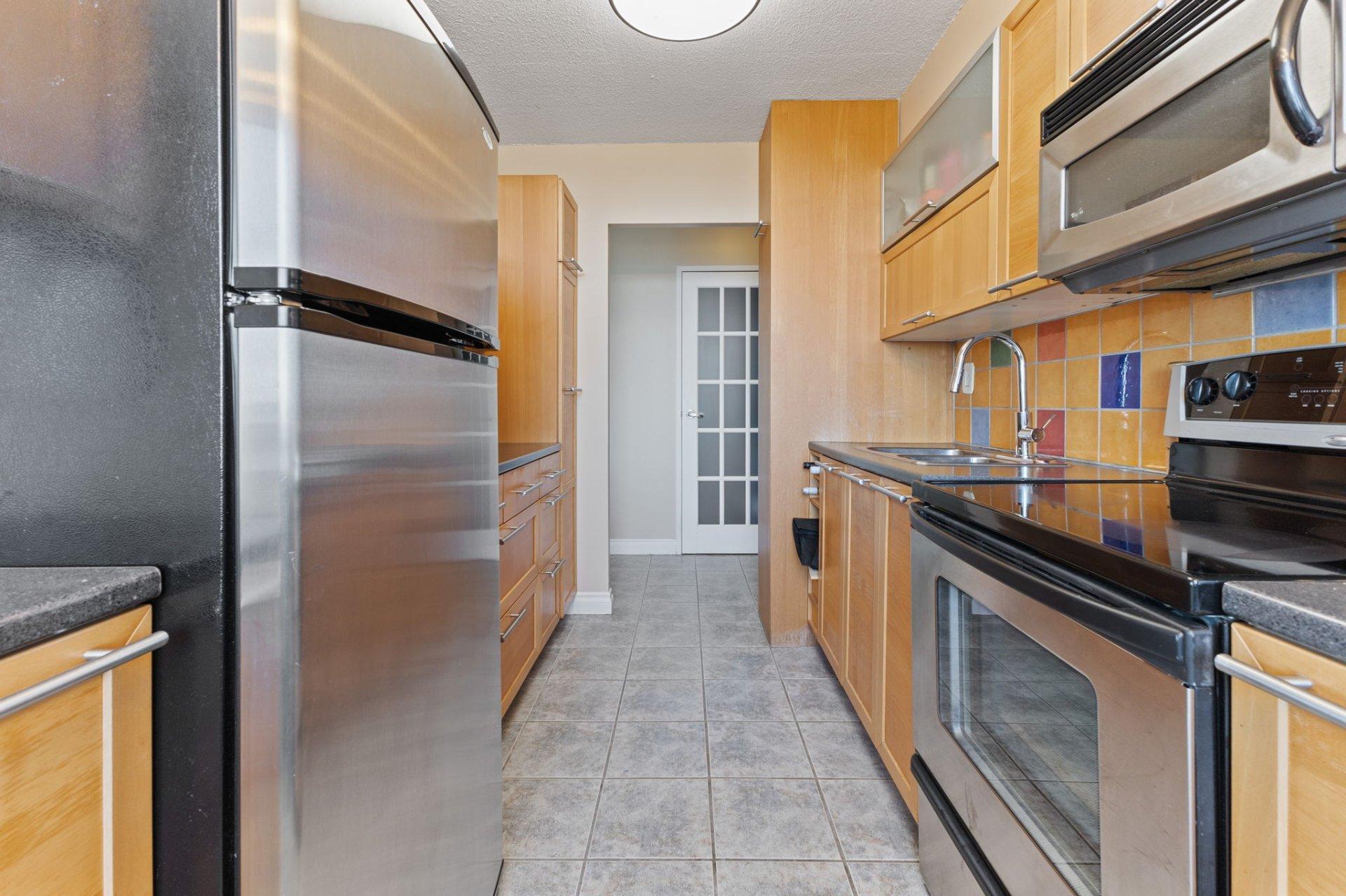 









285


Rue Laurier

, 1007,
Gatineau (Hull),




QC
J8X3W9

