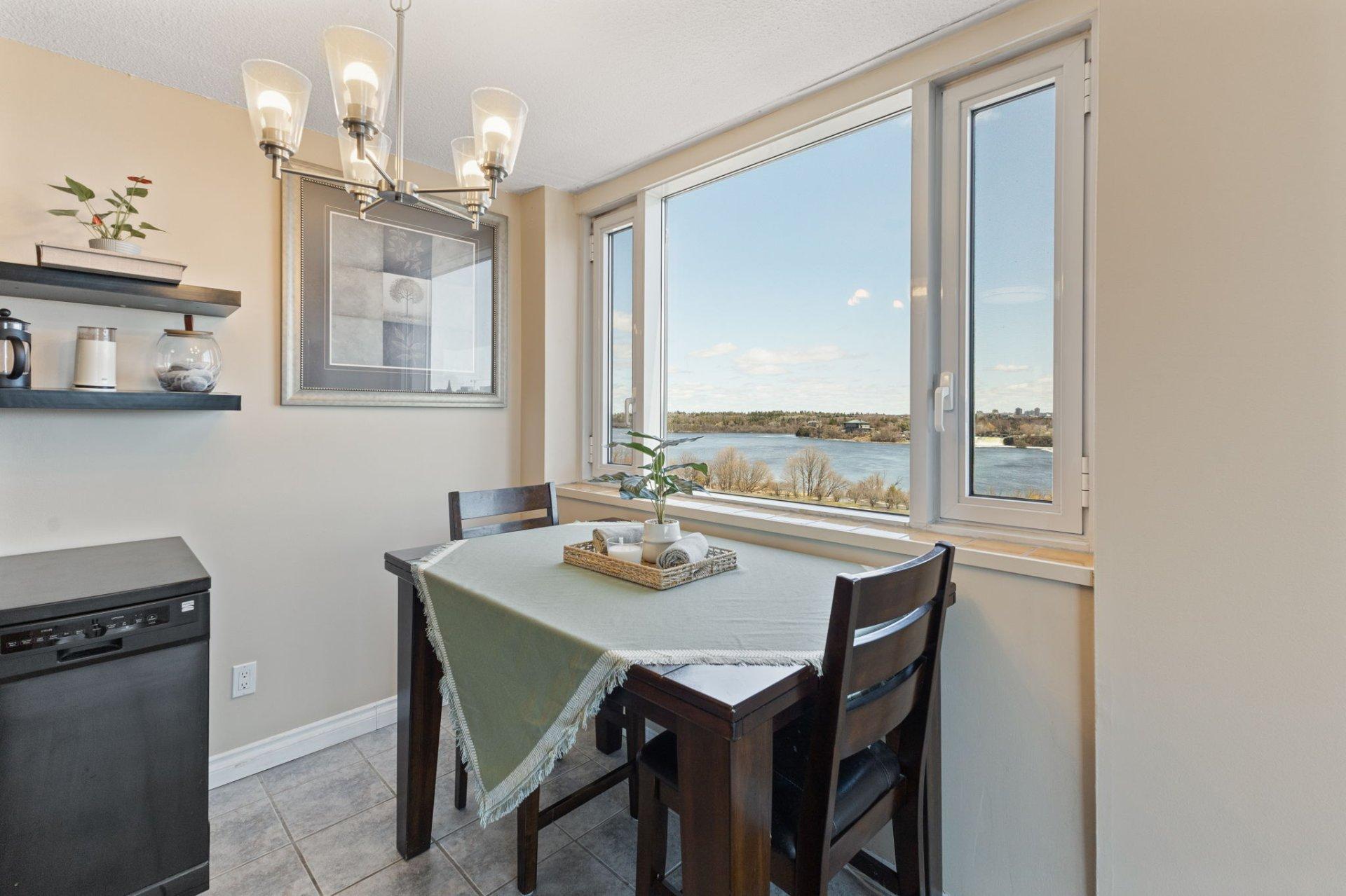 









285


Rue Laurier

, 1007,
Gatineau (Hull),




QC
J8X3W9

