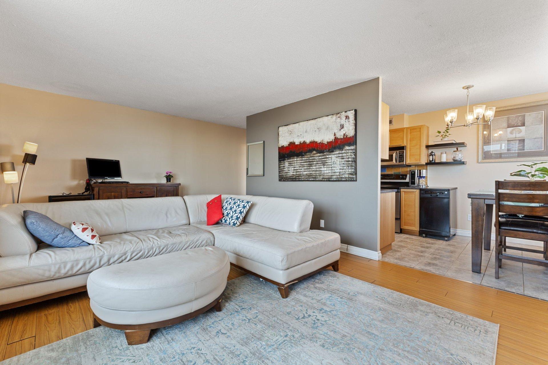 









285


Rue Laurier

, 1007,
Gatineau (Hull),




QC
J8X3W9

