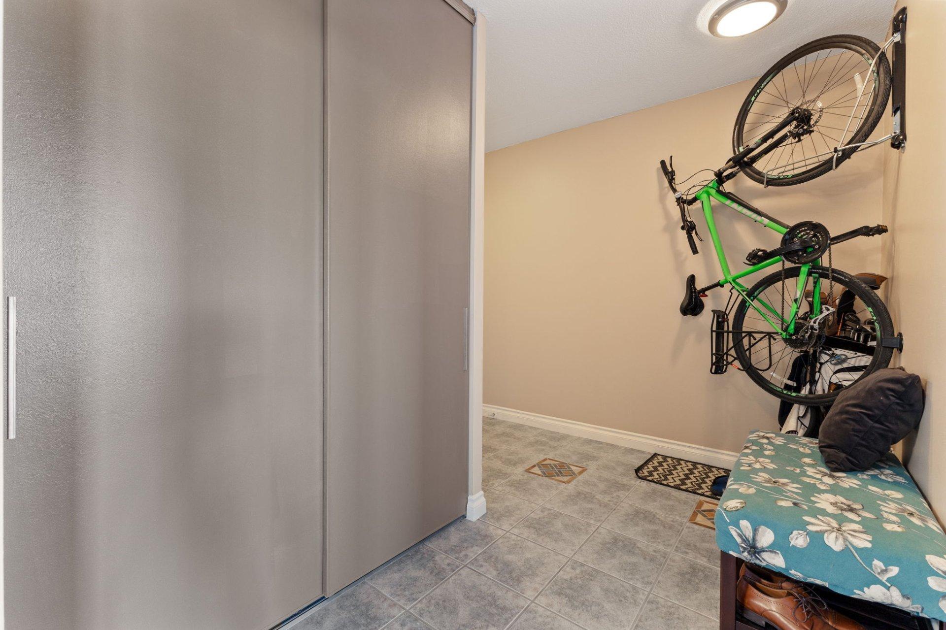 









285


Rue Laurier

, 1007,
Gatineau (Hull),




QC
J8X3W9

