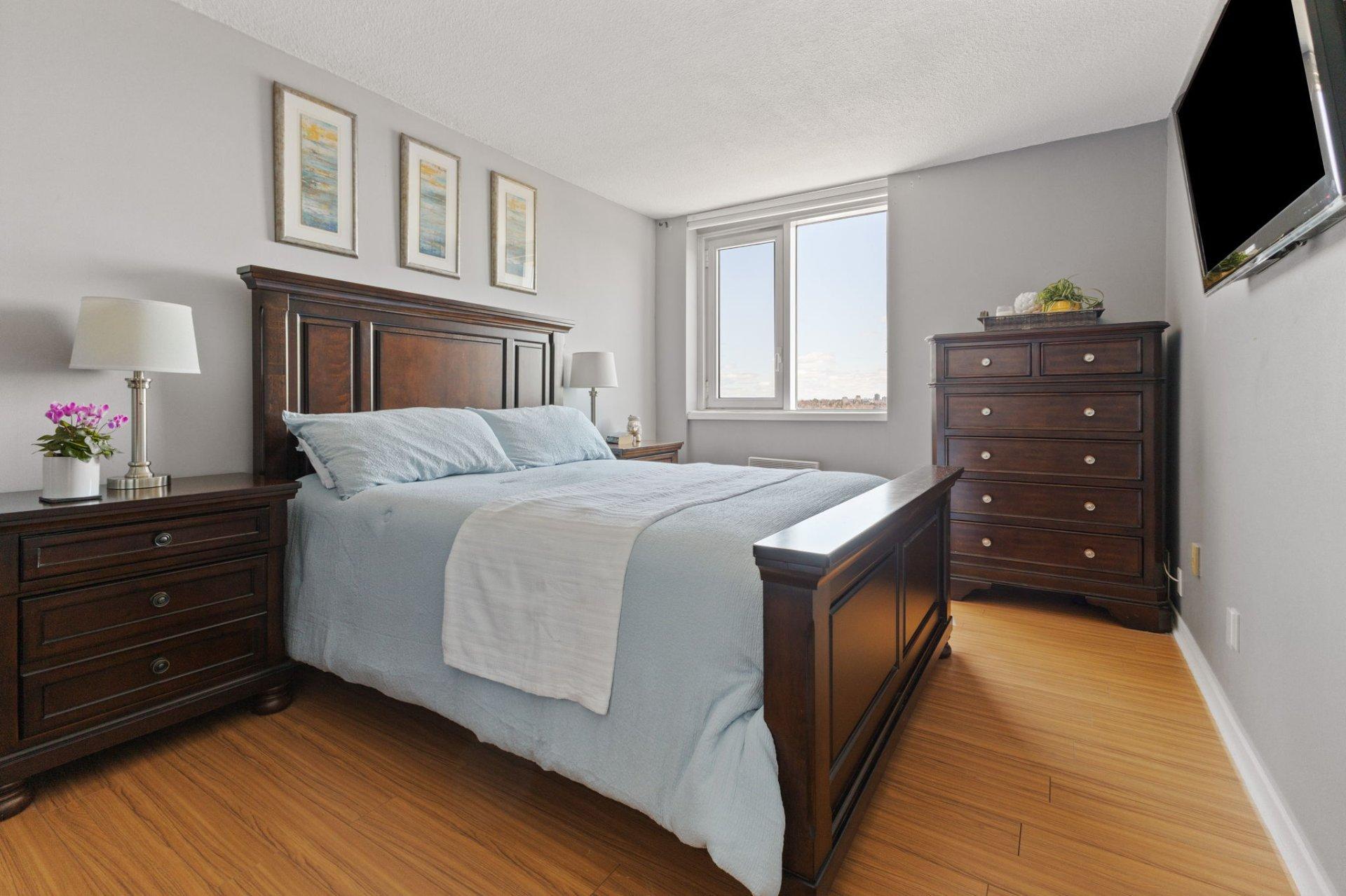 









285


Rue Laurier

, 1007,
Gatineau (Hull),




QC
J8X3W9

