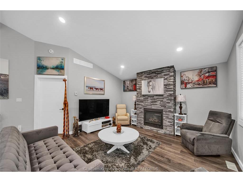 









35


Clara

Crescent,
Chatham,




ON
N7M 0R8

