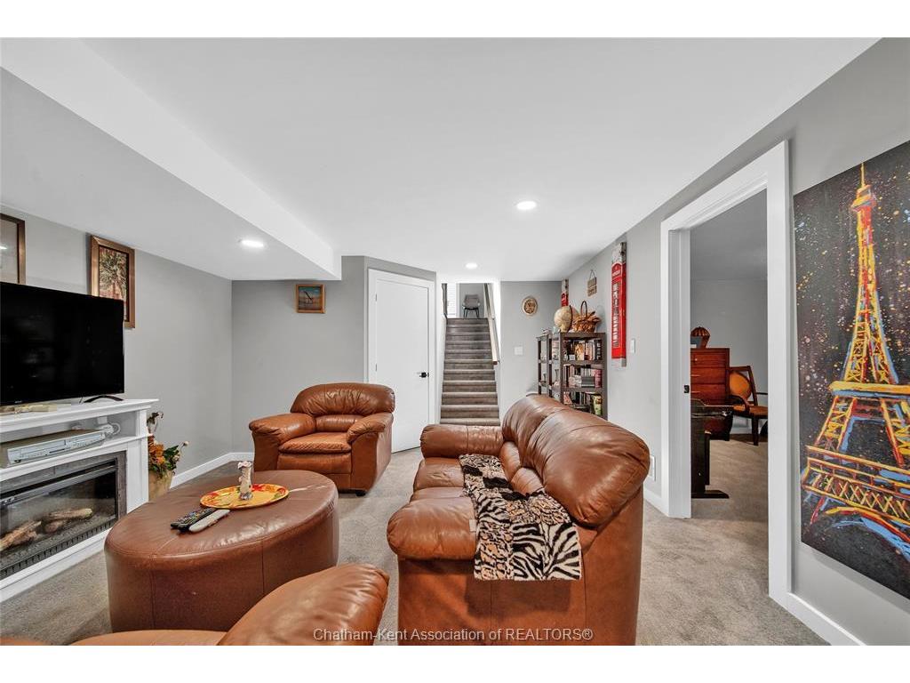 









35


Clara

Crescent,
Chatham,




ON
N7M 0R8

